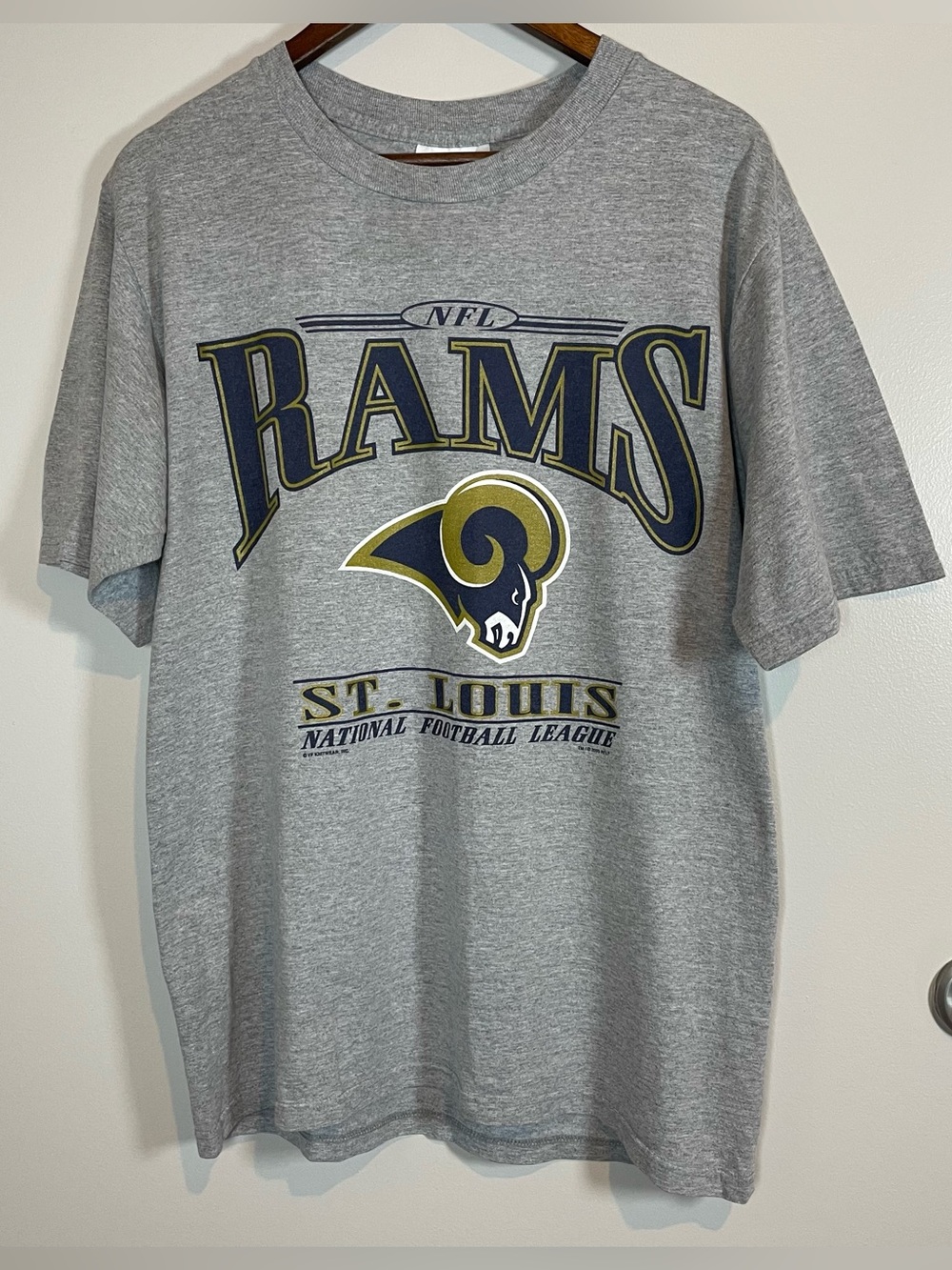 Y2K 2000 NFL St. Louis Rams Size Large Gray Graphic T-shirt